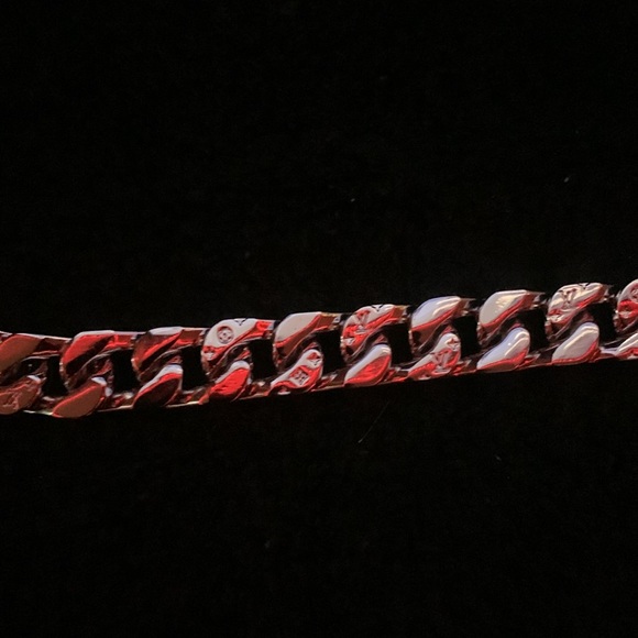 LV Chain Links Bracelet - Picture 3 of 5